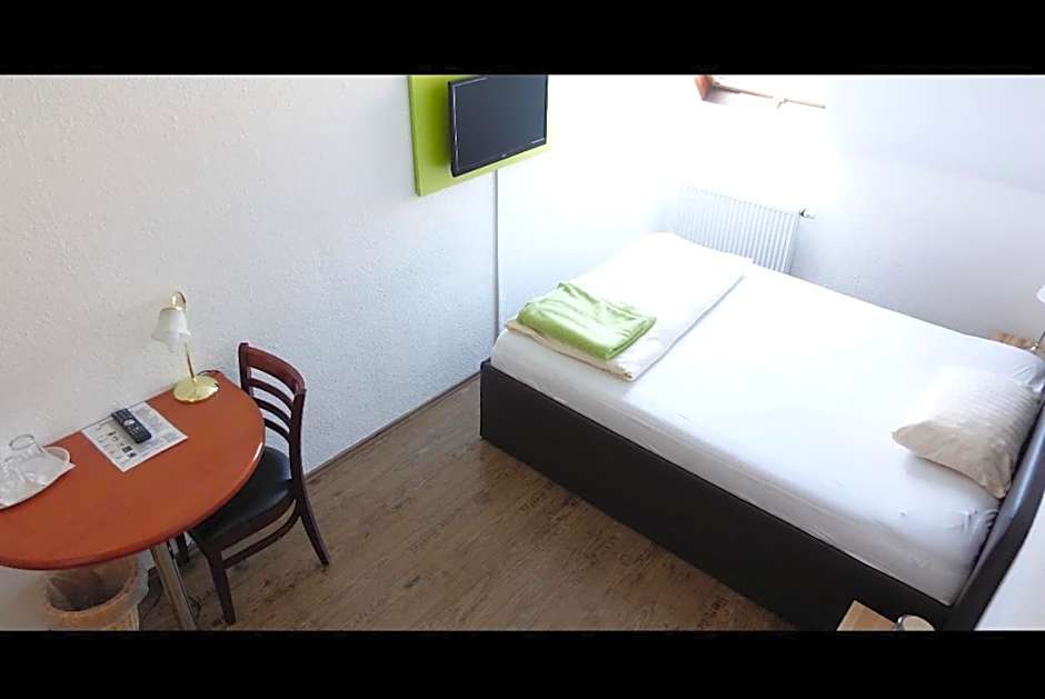 Foto 1 daripada 5 — Single Room