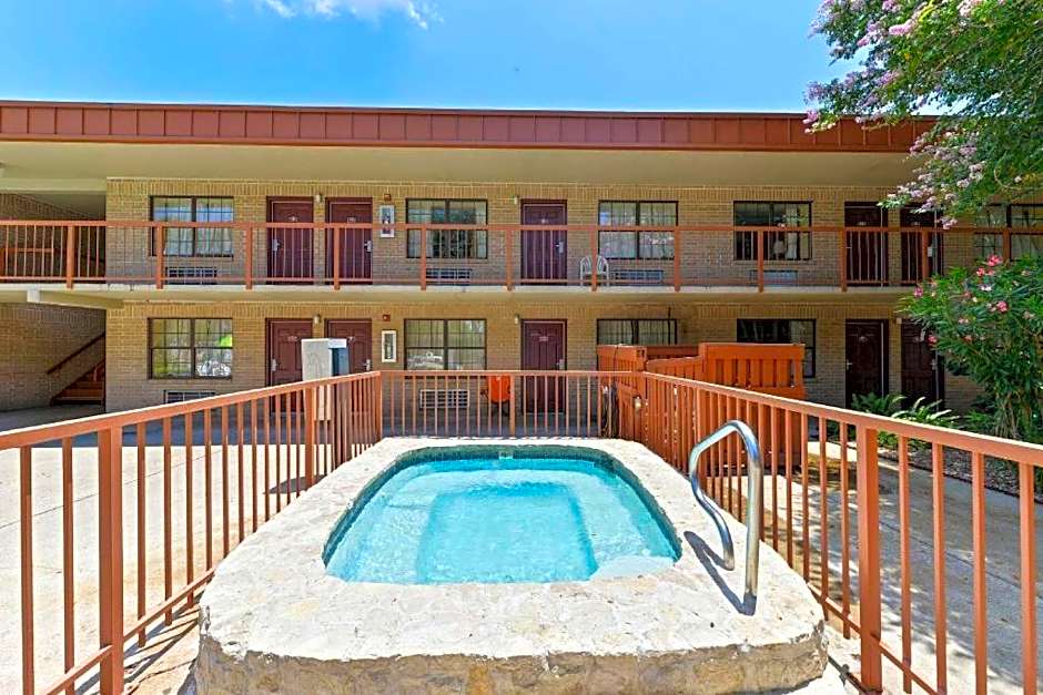 Americas Best Value Inn & Suites Victoria