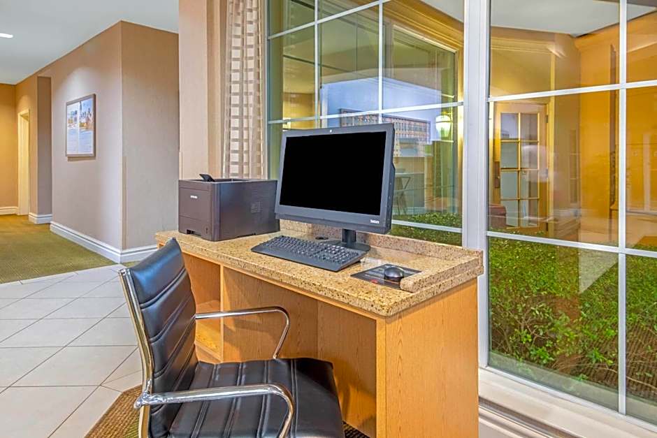 La Quinta Inn & Suites by Wyndham Sherman