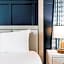 Salem Waterfront Hotel & Suites