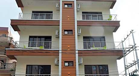 The Divine Oak Golden Leaf