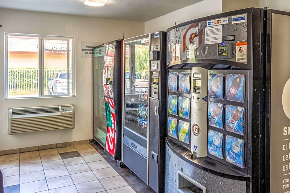 Motel 6-Bakersfield, CA - East