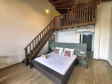 Superior King Suite