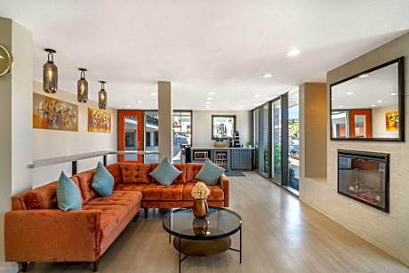 La Luna Inn, an Ascend Collection Hotel