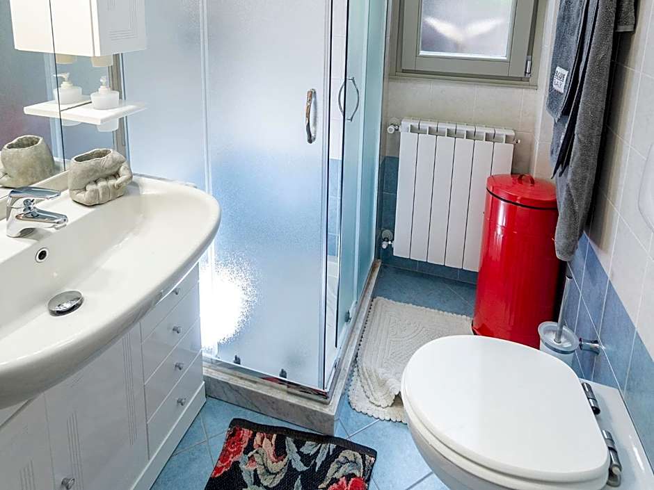 Serafino - nice terrace & swimming pool on the Iseo Lake