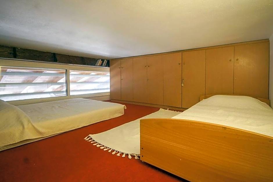 Violeta's Seaview Apartment in Rhodes