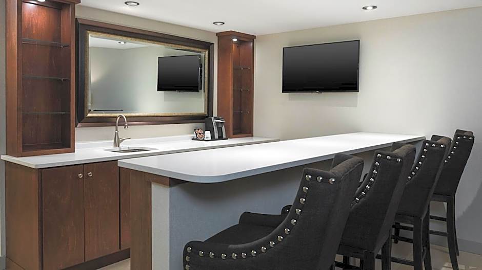 Holiday Inn Express & Suites Medina By IHG