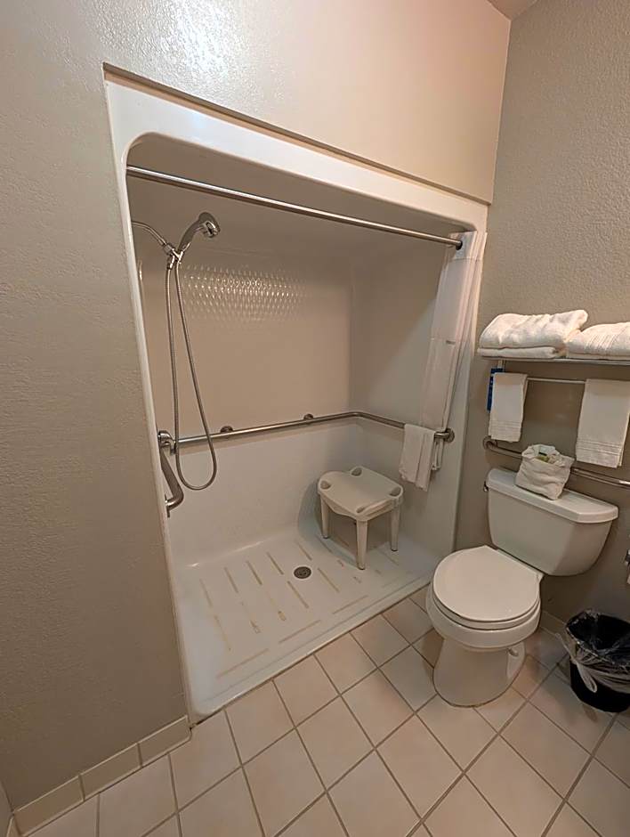 Days Inn & Suites by Wyndham Castle Rock