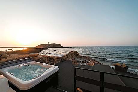 Portara Seaside Luxury Suites