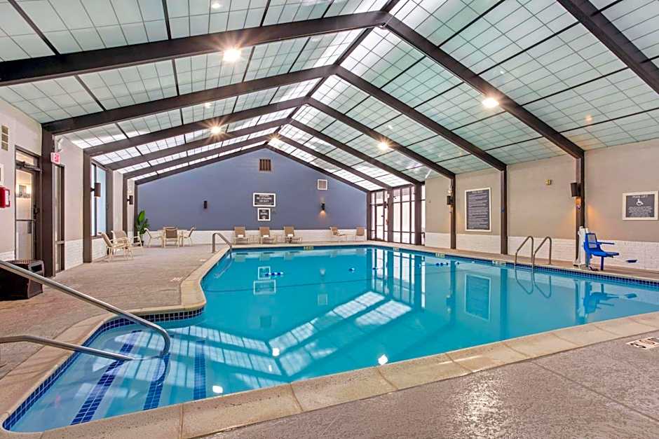 La Quinta Inn & Suites by Wyndham Andover