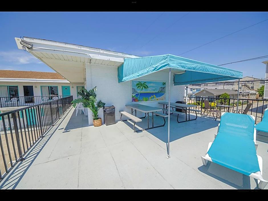 Surfcomber Motel