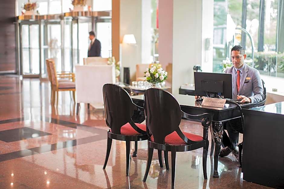 Delfines Hotel & Convention Center