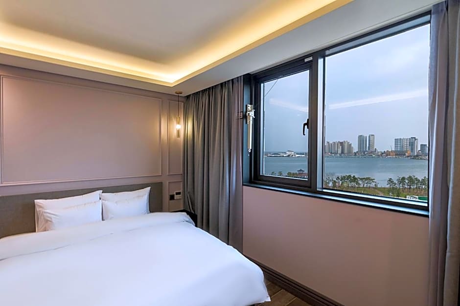 Sokcho Business Hotel CAMEL