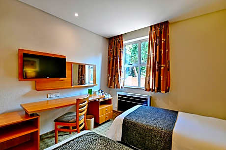 Twin Room - Non-Smoking
