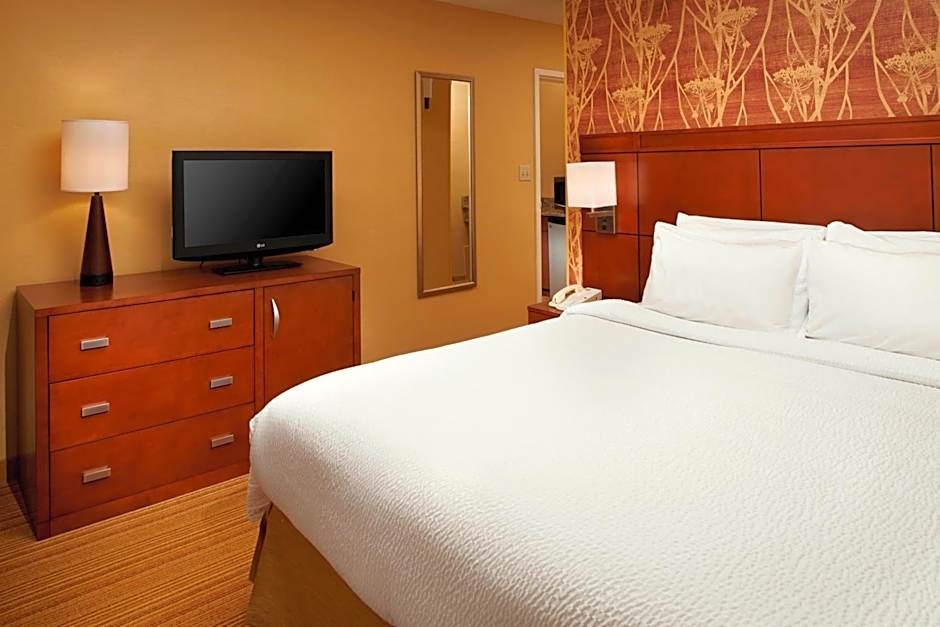 Courtyard by Marriott Detroit Utica