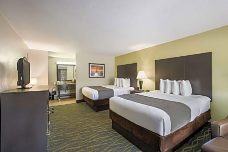 2 Queen Beds Non-Smoking Microwave Fridge Wi-Fi In-Room Safe Full Breakfast