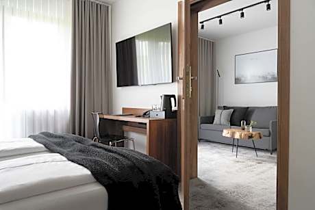 Standard Studio (2 Adults + 2 children)