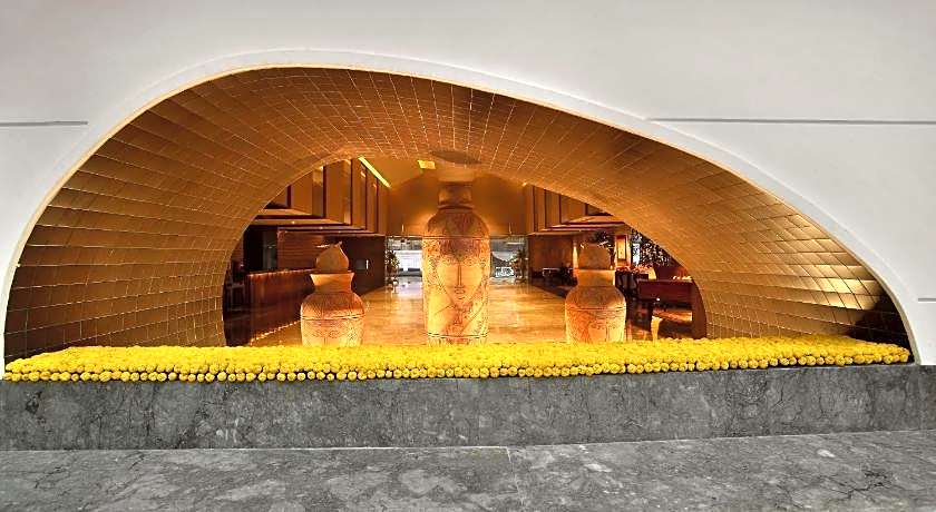 The Lalit Great Eastern Kolkata