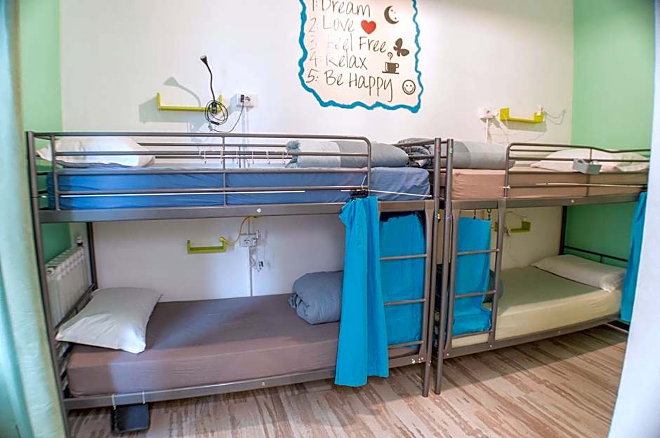 Victoria House Hostel