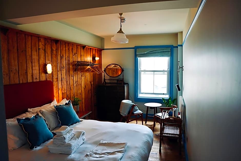 The London & Paris Hotel