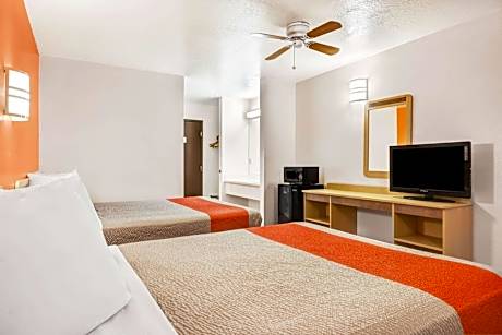 Queen Room with Two Queen Beds - Smoking