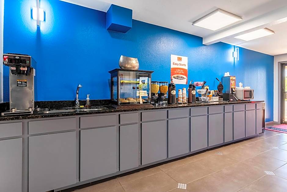 Econo Lodge Inn & Suites Enid South