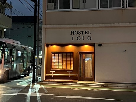 Hostel 1010 & MILLS COFFEE