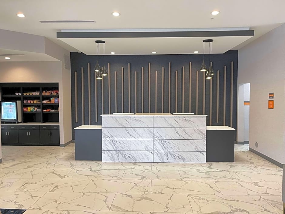 LaQuinta Suites by Wyndham South Bend Notre Dame Area