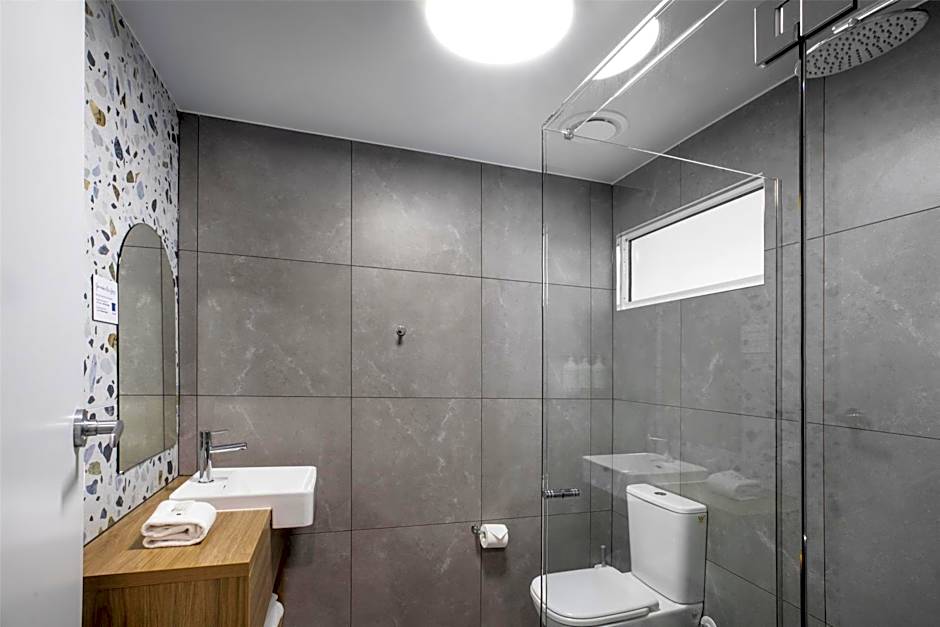 Nightcap at Queens Beach Hotel