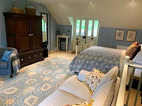 Deluxe Double Room with Shower