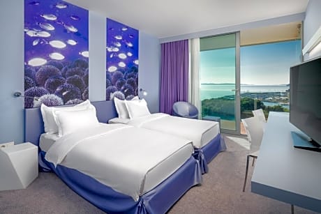 Superior Room with Sea View and Balcony