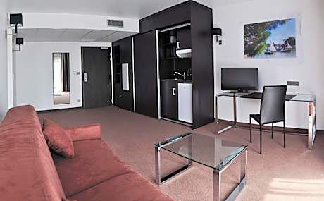 Golden Tulip Pornic Suites