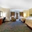 Gateway Hotel & Suites, an Ascend Hotel Collection Member