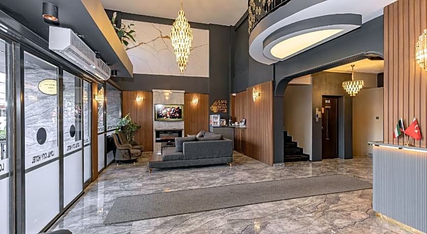 LoyalCity Hotel