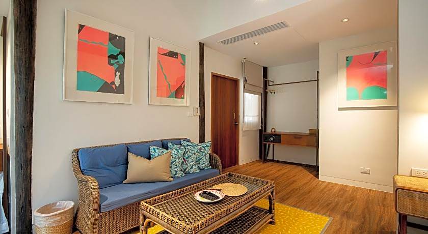 Syama Ayudhya, Residence & Café