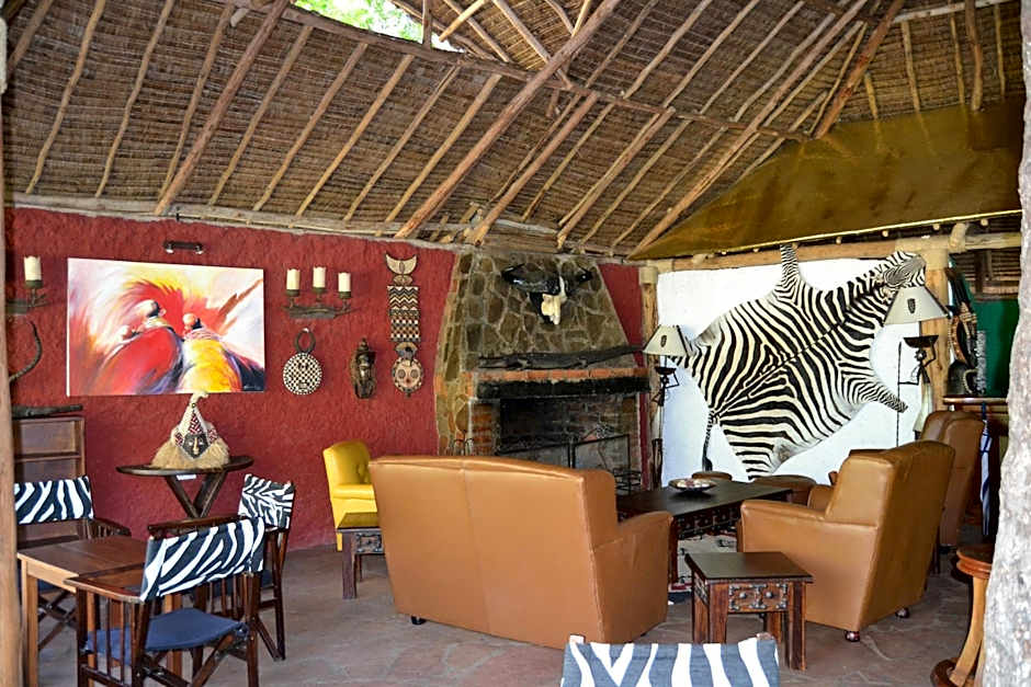 Exploreans Mara River Camp