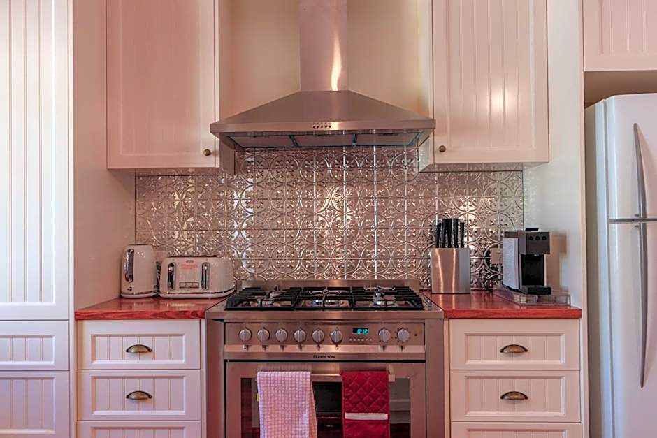 The Oaks Lilydale Accommodation