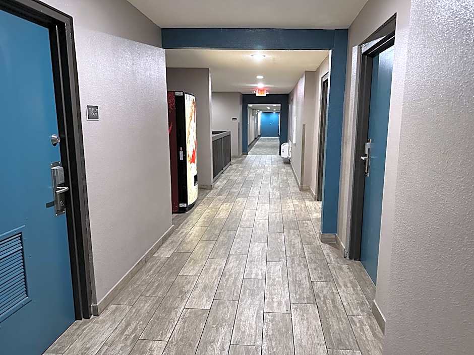 Studio 6 Suites Mesa AZ Near Downtown & Sloan Park