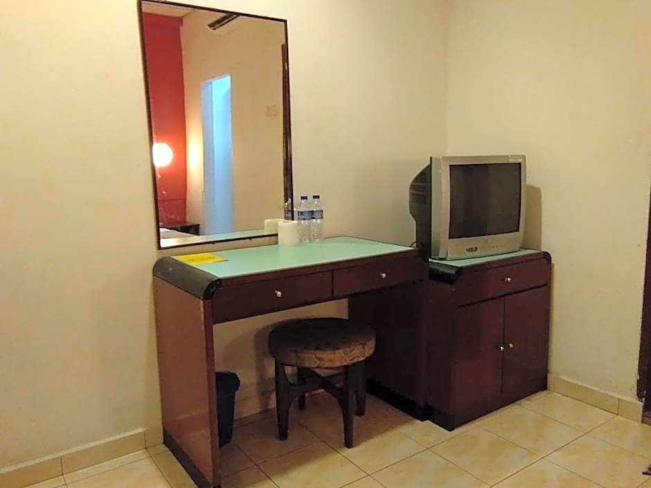 Hotel Centrepoint (Self Check In After 5PM)