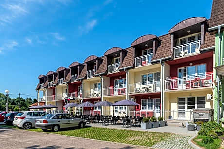Holdvirag Hotel