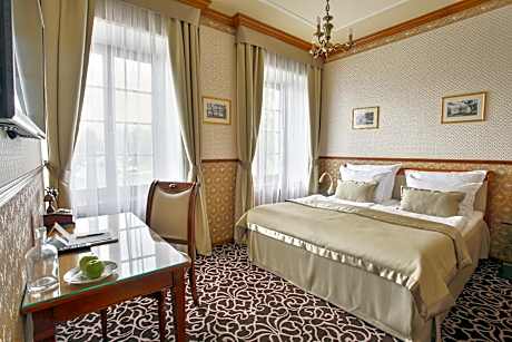 Double Deluxe Room