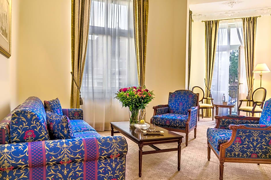 Savoy Westend Hotel