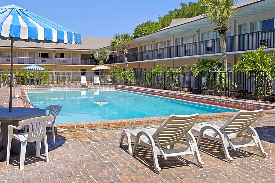 Days Inn by Wyndham Gainesville University