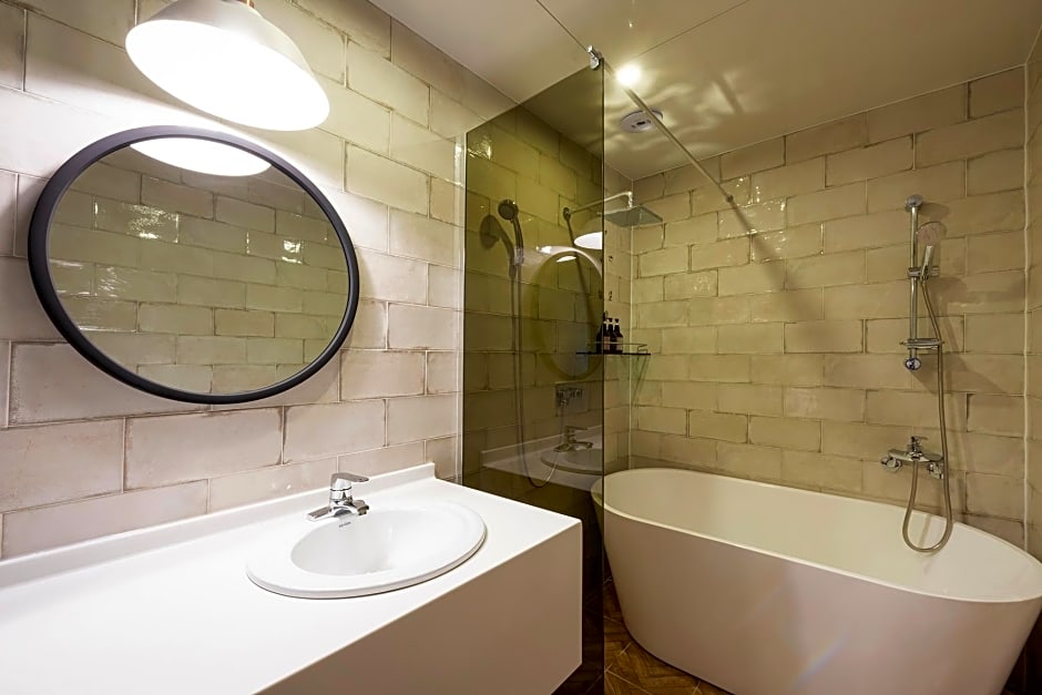 Tongyeong Hangnam Brown Dot