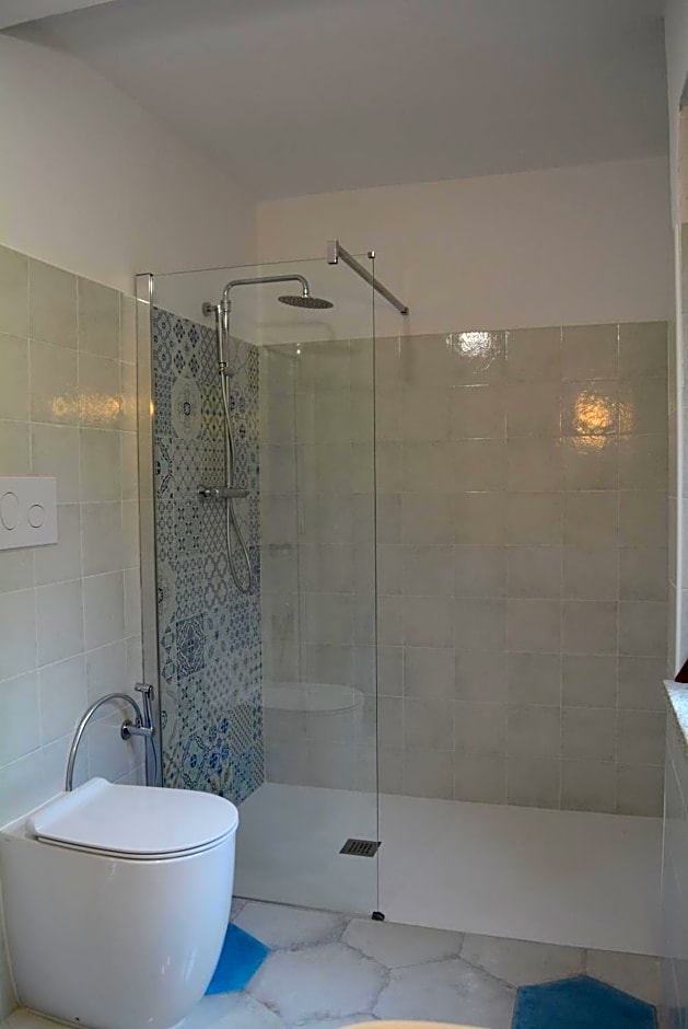 Camera vista mare, ingresso indipendente in" Villa VìVì"