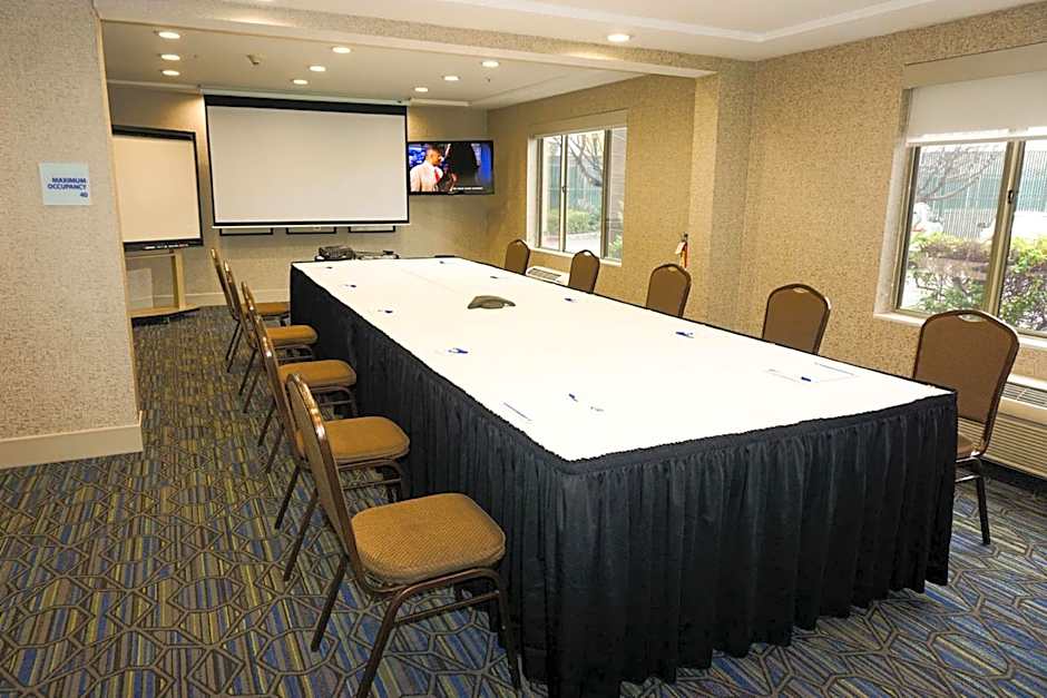 Holiday Inn Express Fremont - Milpitas Central By IHG