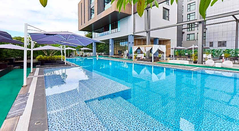 Midori Clark Hotel And Casino