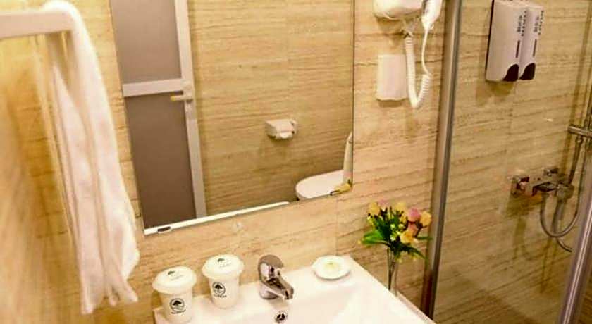 GreenTree Inn JiangSu DingShu Twon JieFang(E) Road Express Hotel