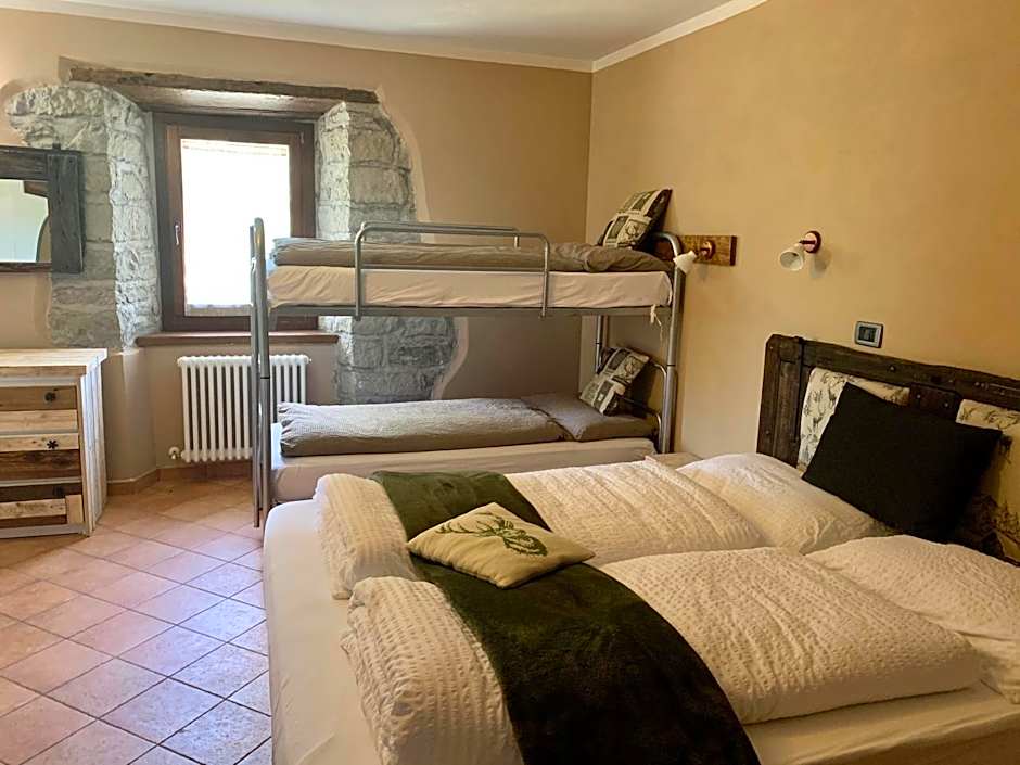 Casa Benassi ,Room&Suite , con piscina