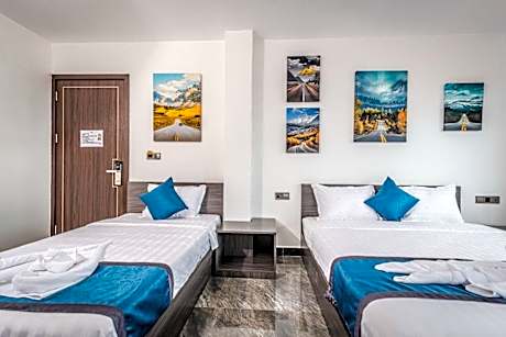 Deluxe Twin Room Type A